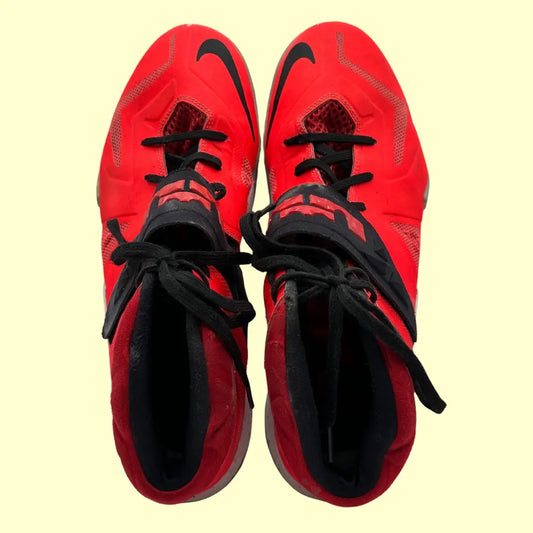 🔹 Nike LeBron 11 – Men’s Basketball Shoes – Size US 13 (EUR 47.5)