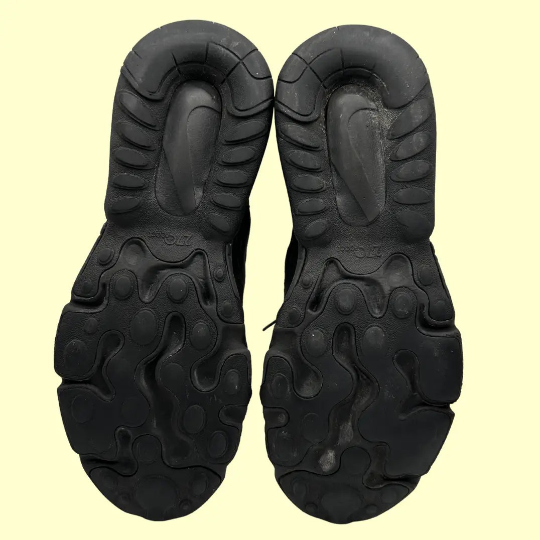 Nike Air Max 200 Triple Black – Youth 6.5Y / Women’s 8 / Men’s 6