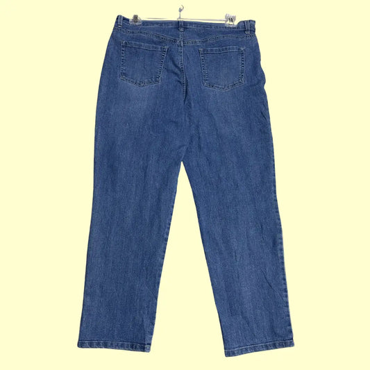 Classic Gloria Vanderbilt jeans in a timeless blue wash.