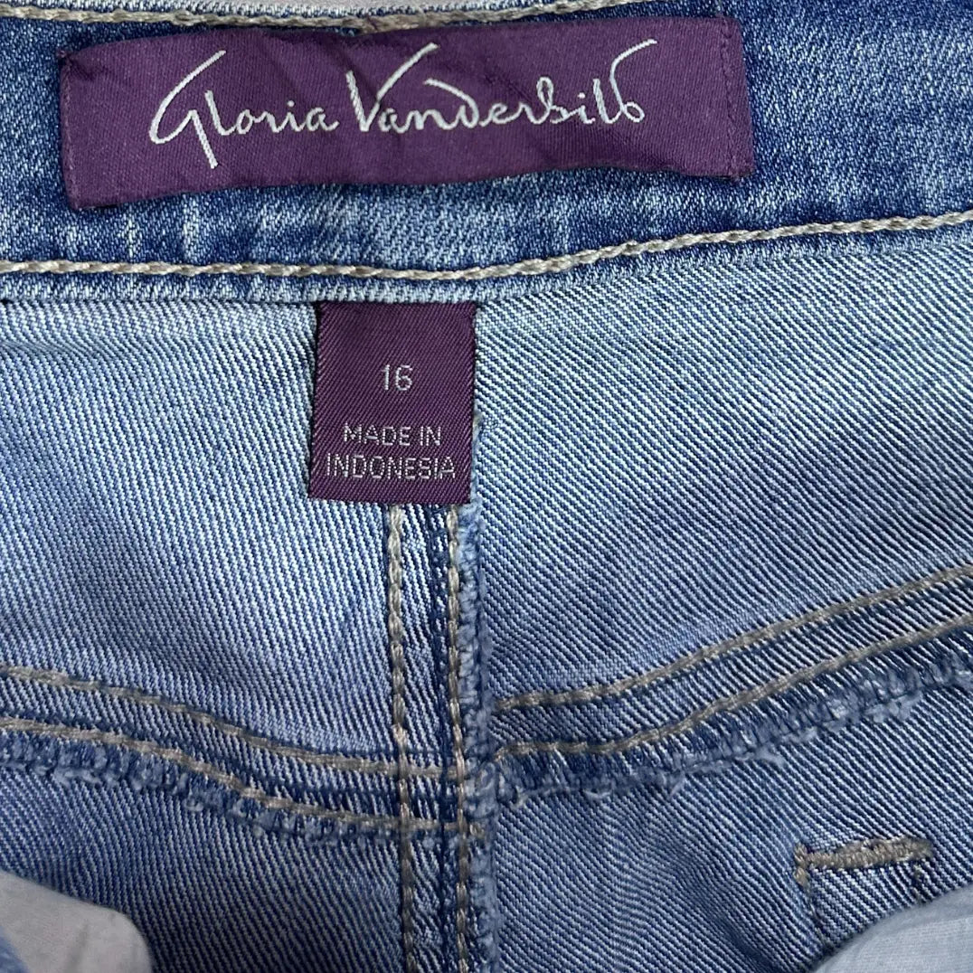 Classic Gloria Vanderbilt jeans in a timeless blue wash.