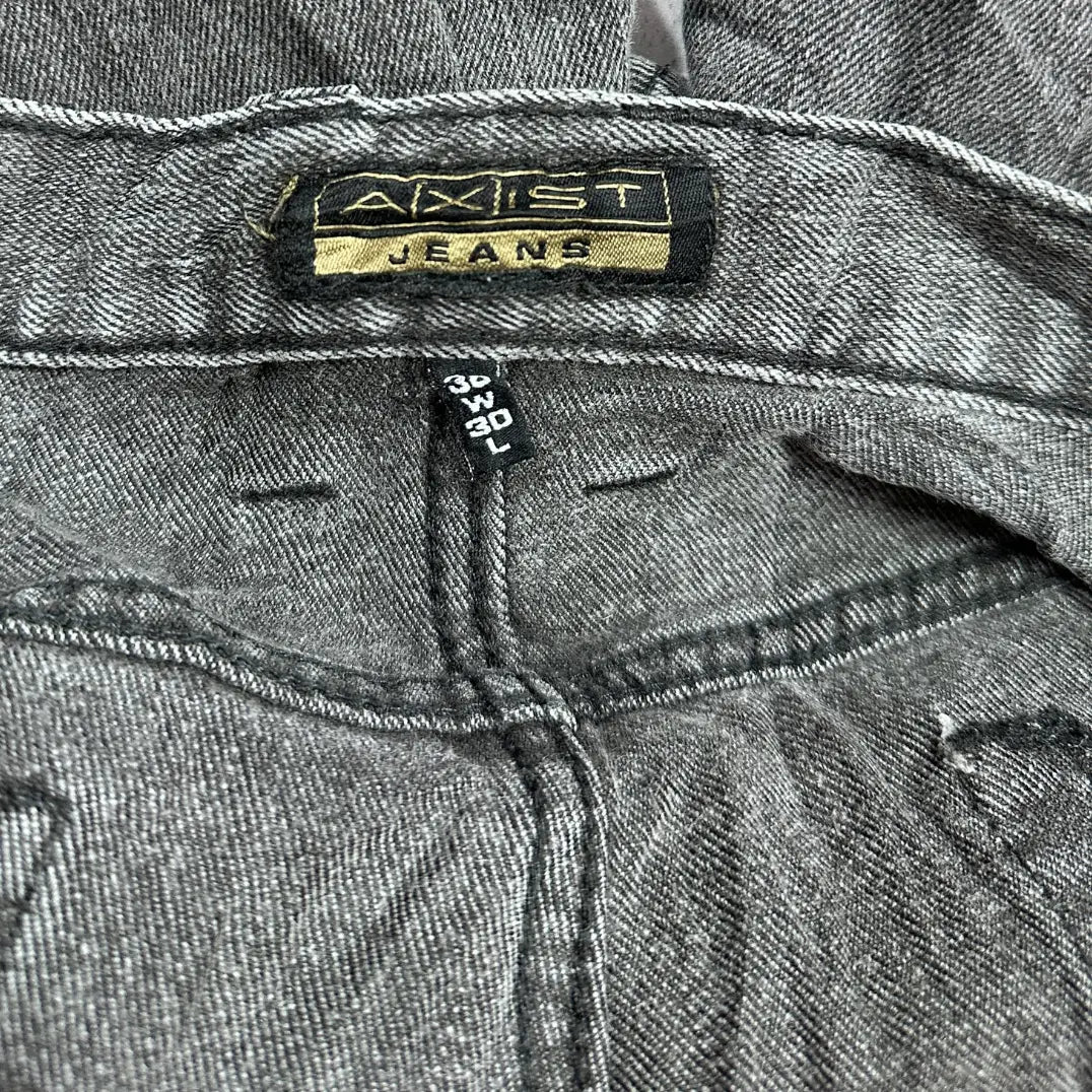 Axist men’s jeans in a classic grey wash.