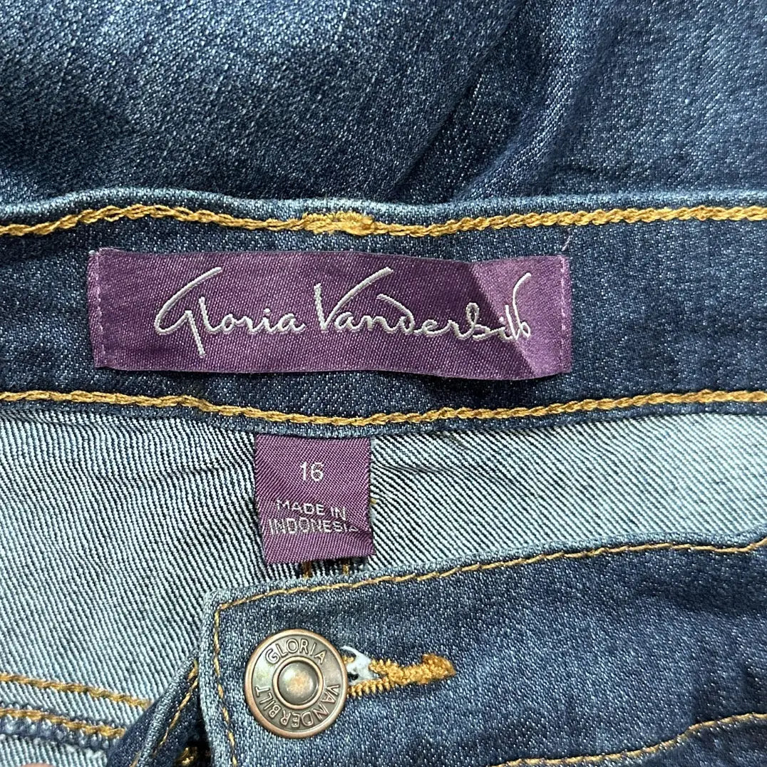 Classic Gloria Vanderbilt dark blue jeans, straight-leg fit.