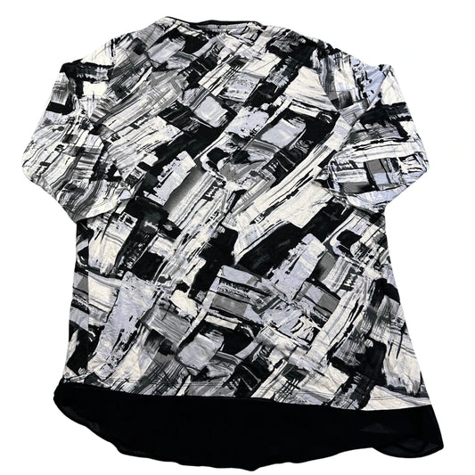 TIGI® Black Abstract Print Top-14/16