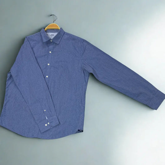 IZOD® Saltwater collection, known for its relaxed, coastal-inspired style.