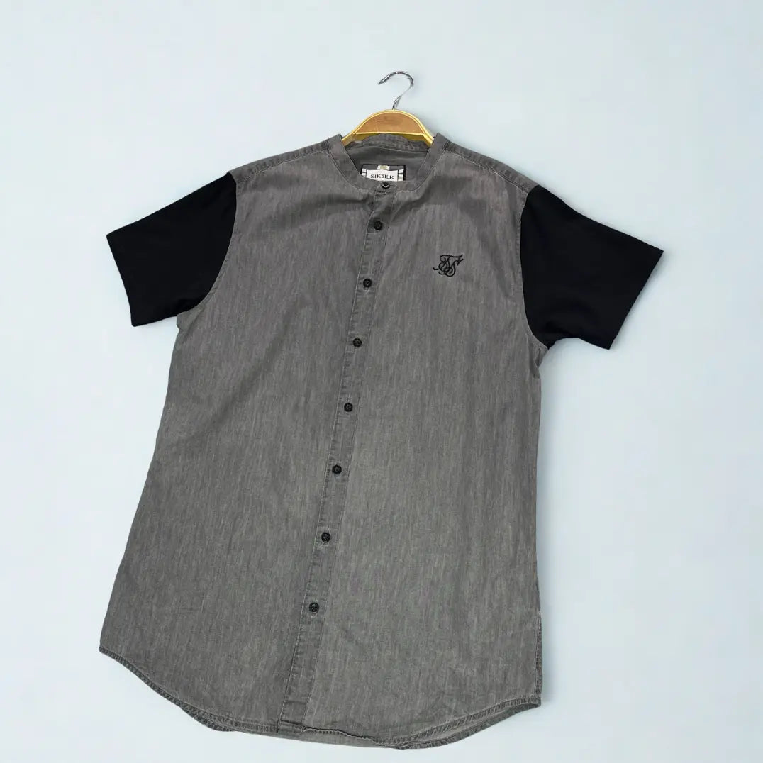 SIKSILK ®. Ideal for a fashion-forward, casual look.