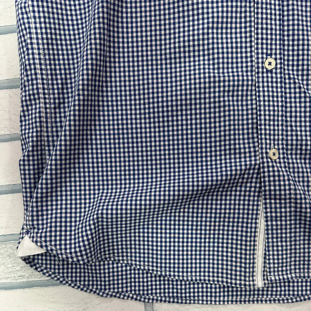 Marc O'Polo ® a brand known for its high-quality, modern-casual apparel.