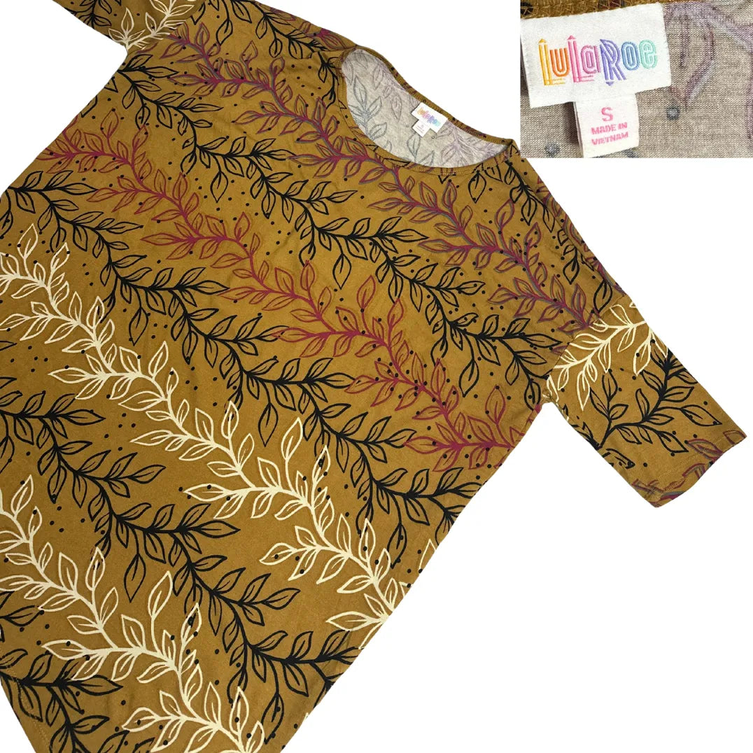 LuLaRoe Leaf Print Casual Tee 🍂