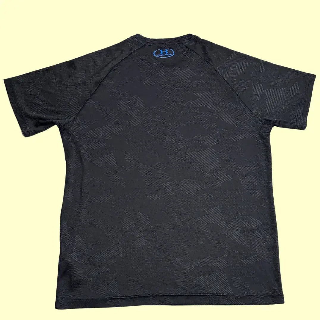 Under Armour HeatGear black training t-shirt)