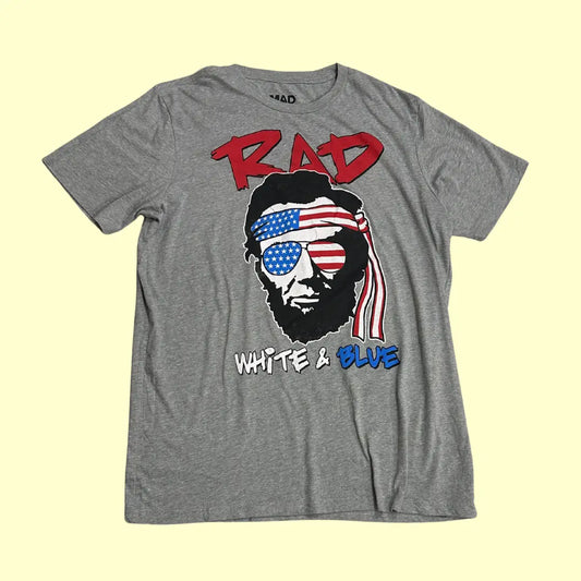 🇺🇸 MAD Engine “Rad White & Blue” Graphic Tee – Grey