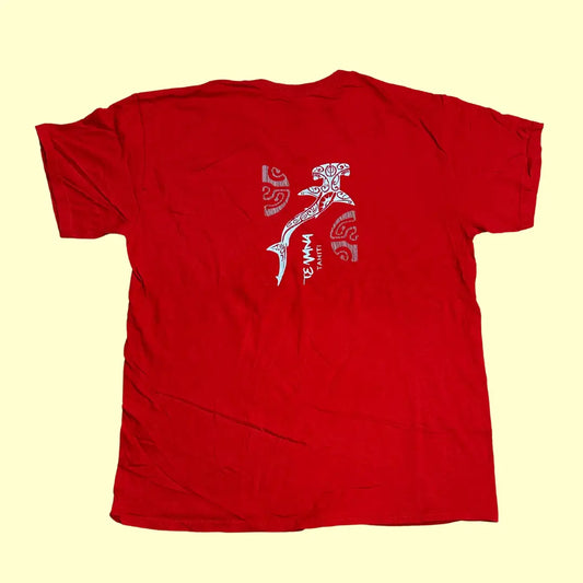 🐋 Te Mana Tahiti Red Tee – Gildan Heavy Cotton