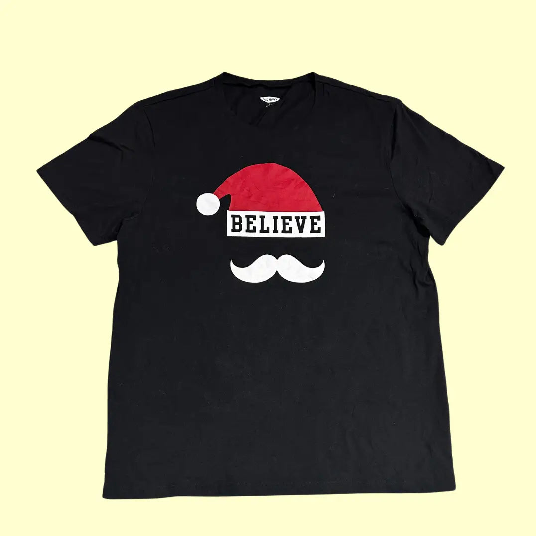 🎅 Old Navy “Believe” Christmas Tee – Black