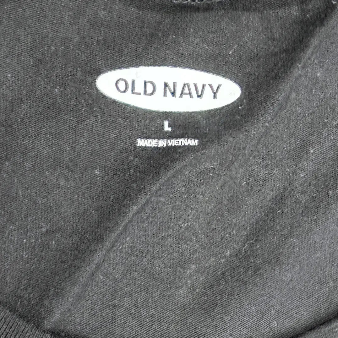 🎅 Old Navy “Believe” Christmas Tee – Black