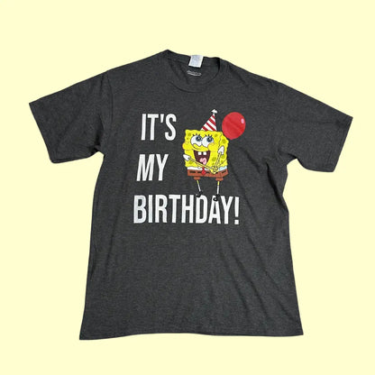 🎉 SpongeBob SquarePants “It’s My Birthday!” Graphic Tee – Charcoal Gray