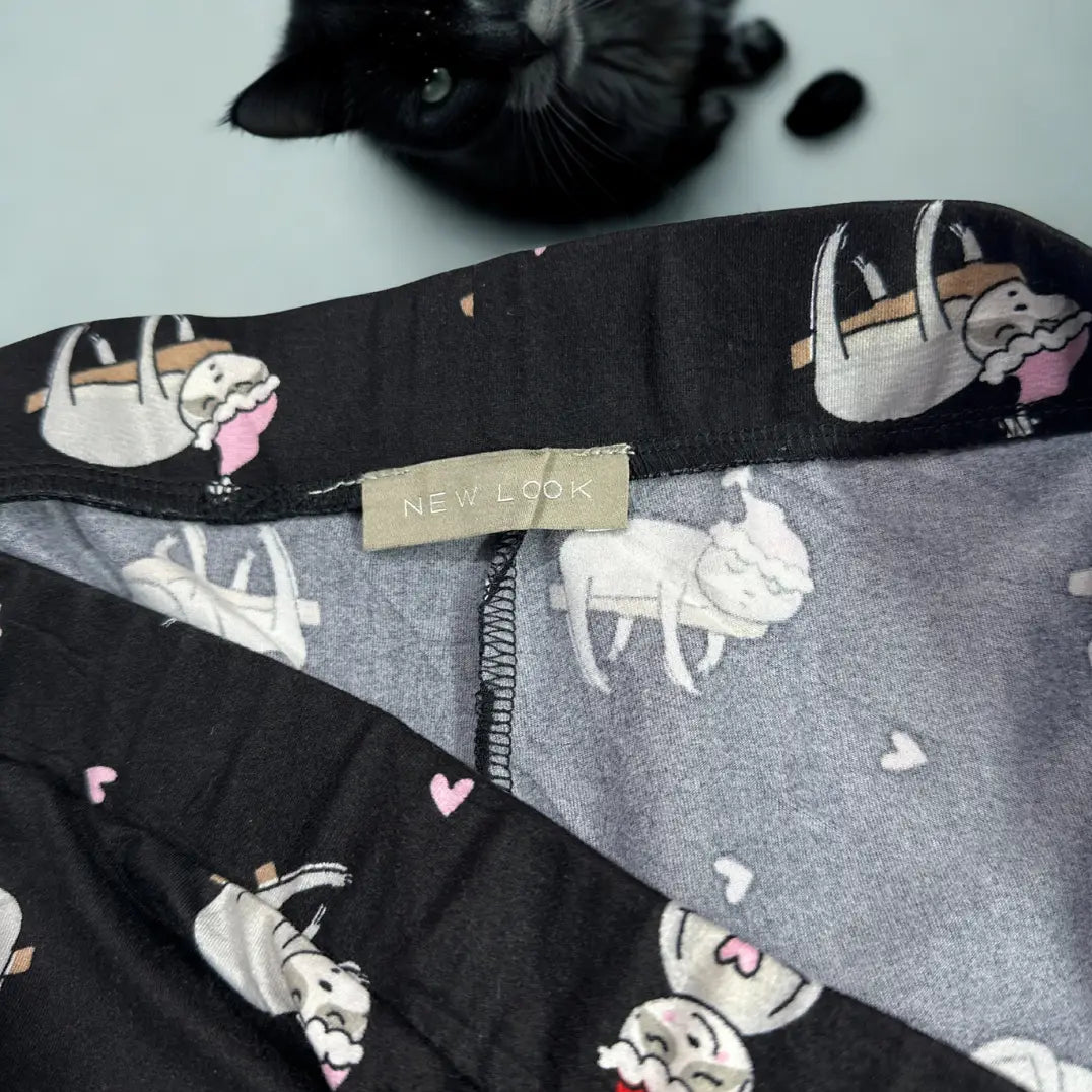 NEW LOOK ®Black leggings with a playful pattern