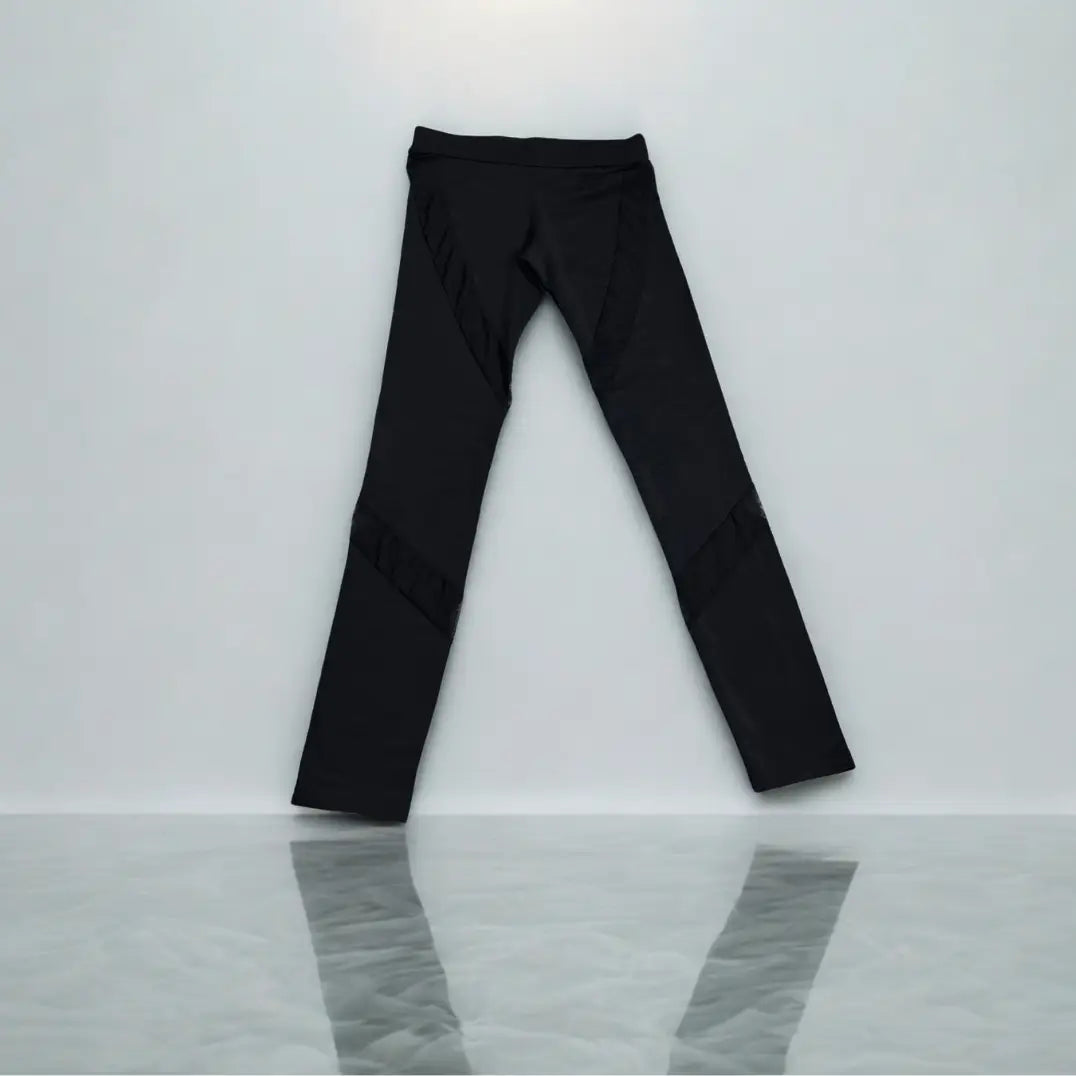 BLACK LEGGINGS