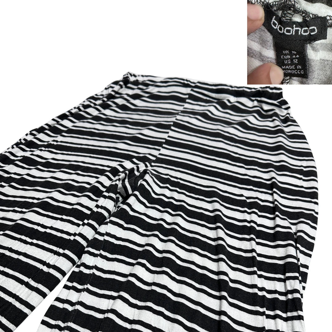 Boohoo ®  Black & White Striped Wide-Leg Lounge Pants