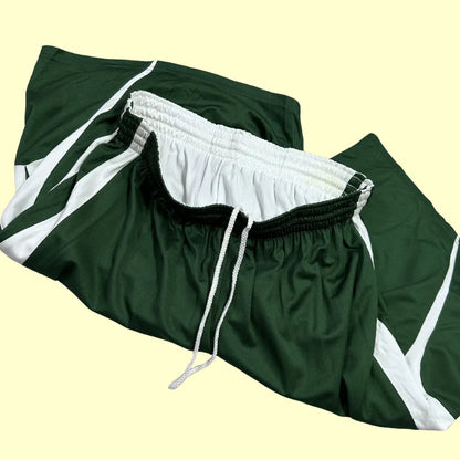 🏀 Men’s Green & White Sports Shorts – Basketball / Training Wear
