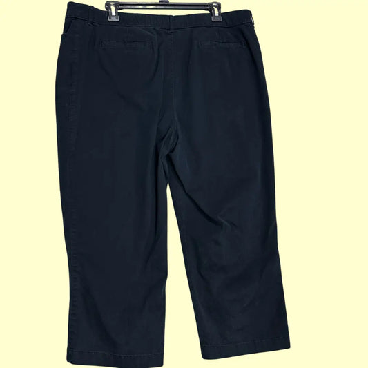👖 Croft & Barrow Women’s Classic Fit Capri Pants – Black