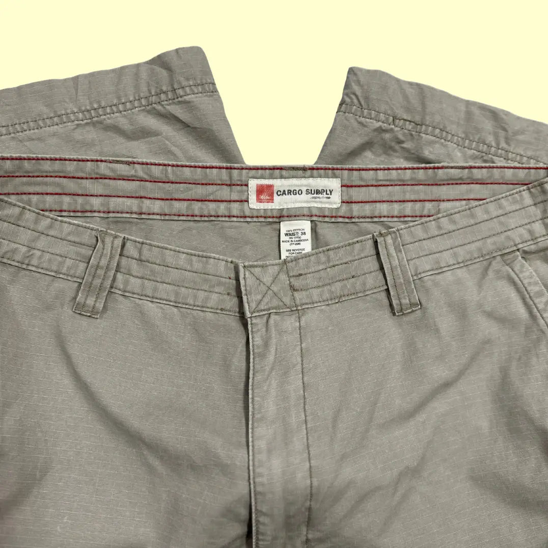 🟤 Cargo Supply Men’s Cargo Shorts – Khaki (Preloved, Waist 38)