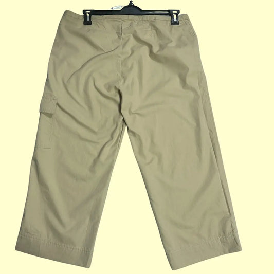 🪶 Champion Beige Cargo Crop Pants