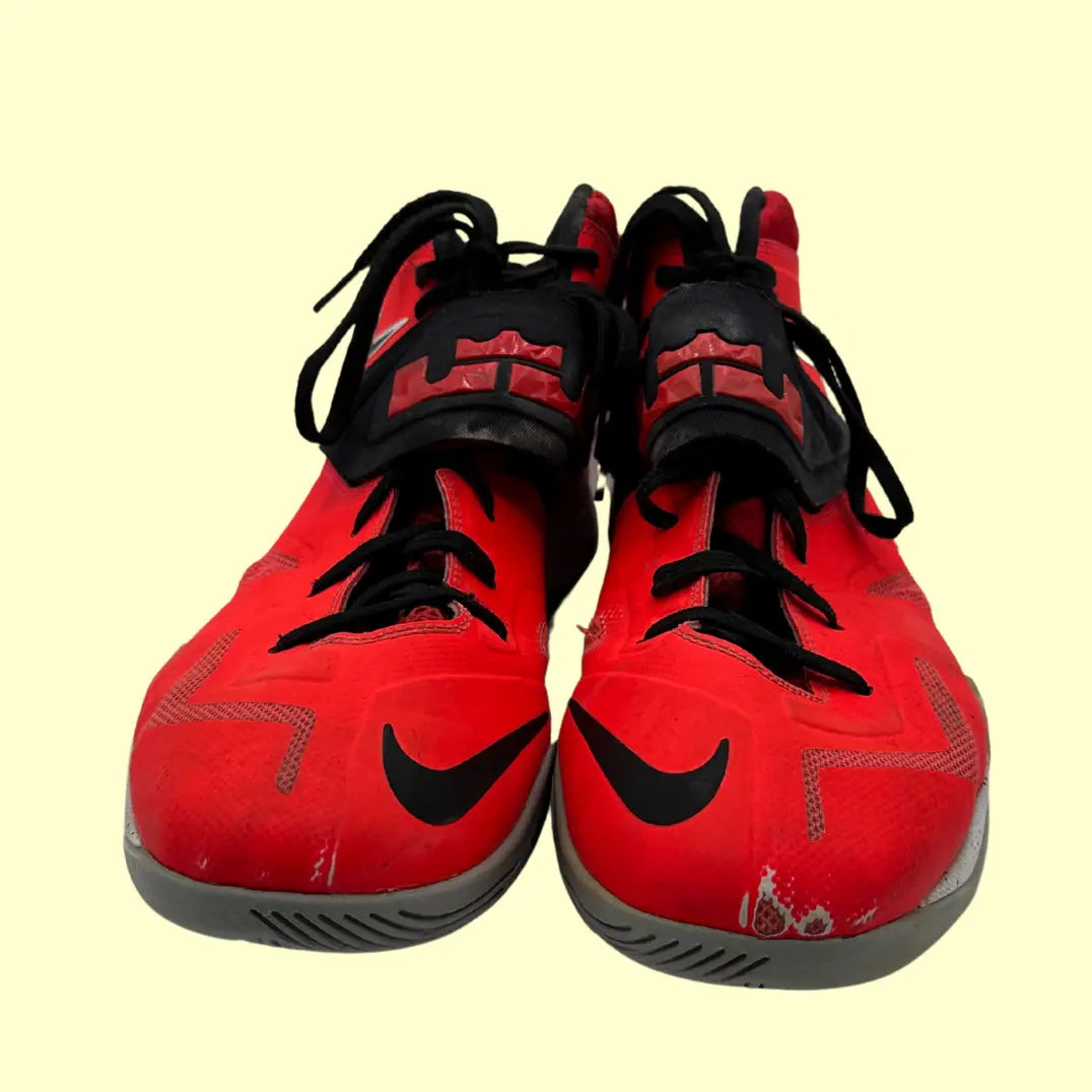 🔹 Nike LeBron 11 – Men’s Basketball Shoes – Size US 13 (EUR 47.5)