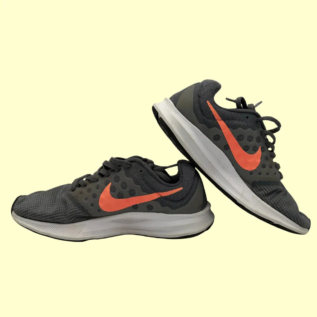 Nike Downshifter 7 – Dark Grey / Orange (Preloved, Original) – Size US 7