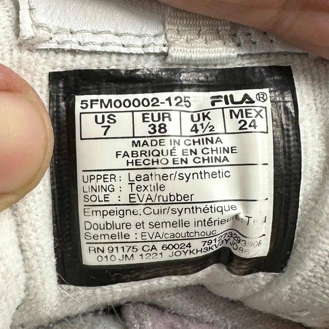 FILA Women’s Chunky Sneakers (US 7 / EUR 38)