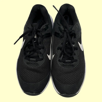 Nike Running Shoes (Black/White) – Youth 5Y / Women’s 6.5 / Men’s 5