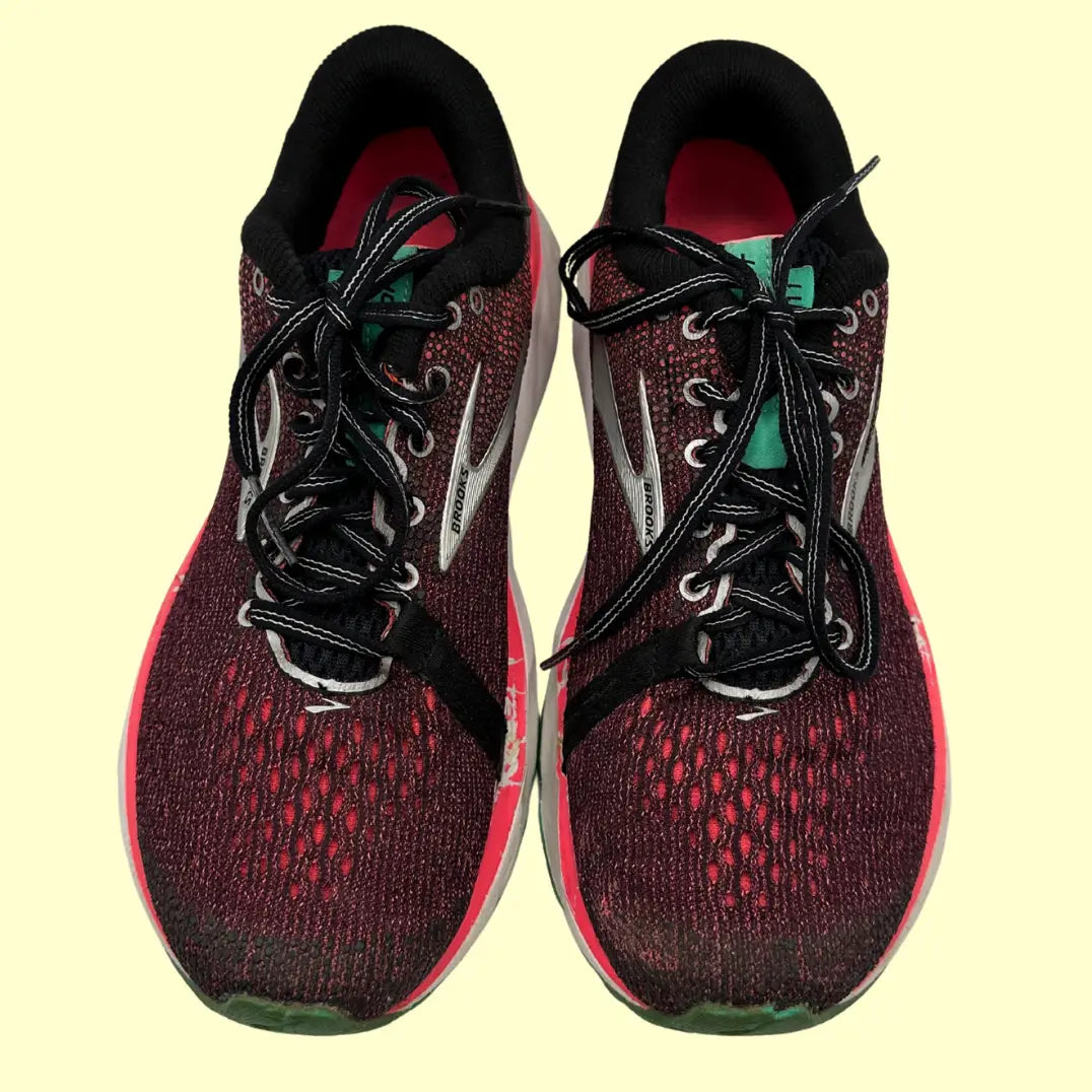 Brooks Ghost 10 Running Shoes – Women’s 8.5 US (Good Condition)