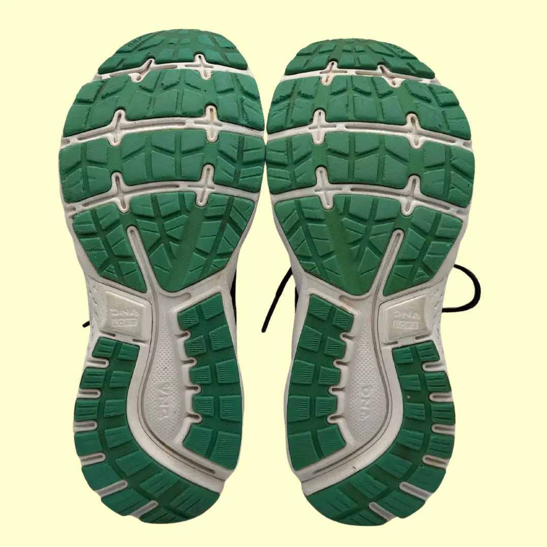 Brooks Ghost 10 Running Shoes – Women’s 8.5 US (Good Condition)