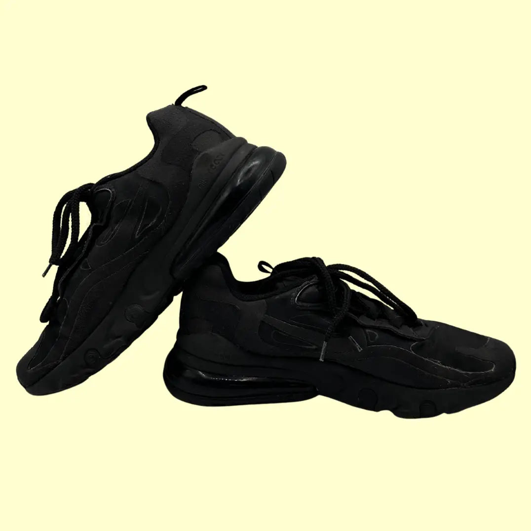 Nike Air Max 200 Triple Black – Youth 6.5Y / Women’s 8 / Men’s 6