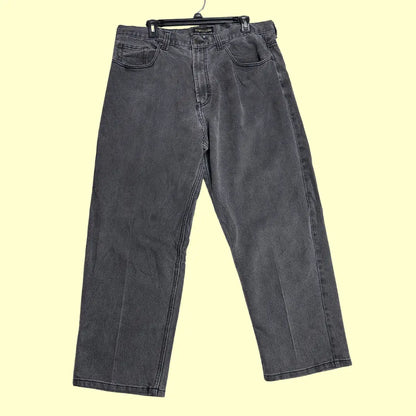 Axist men’s jeans in a classic grey wash.