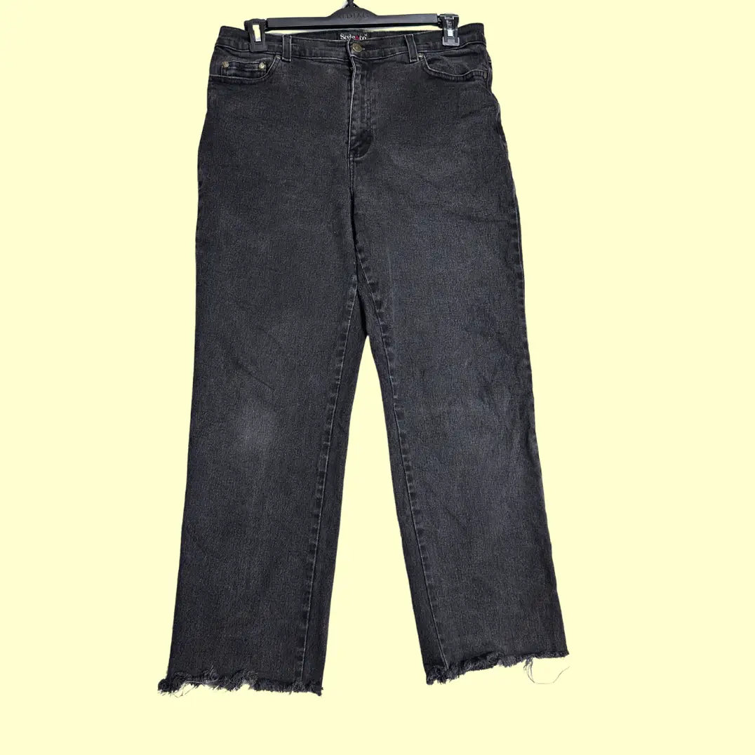 Style & Co women’s jeans in a black washed finish.