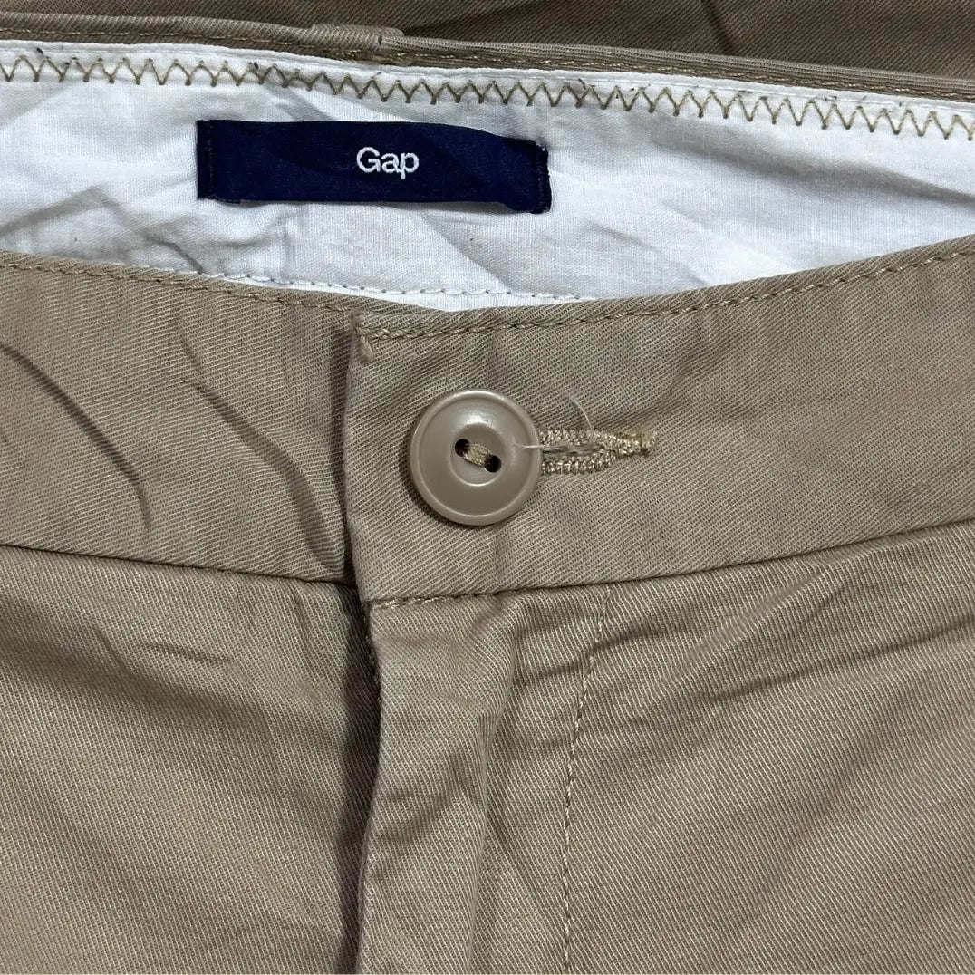 GAP Timeless khaki trousers