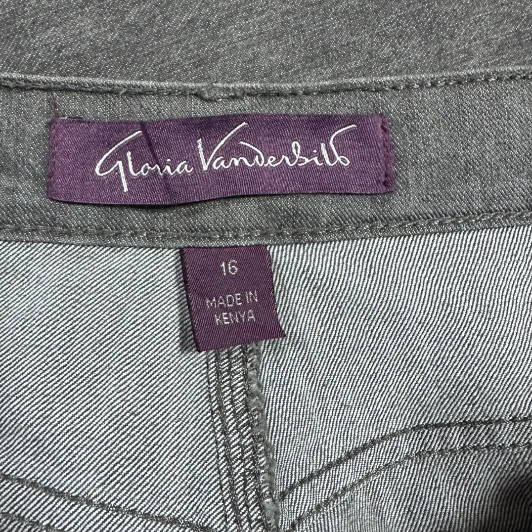 Gloria Vanderbilt  Jeans in grey.