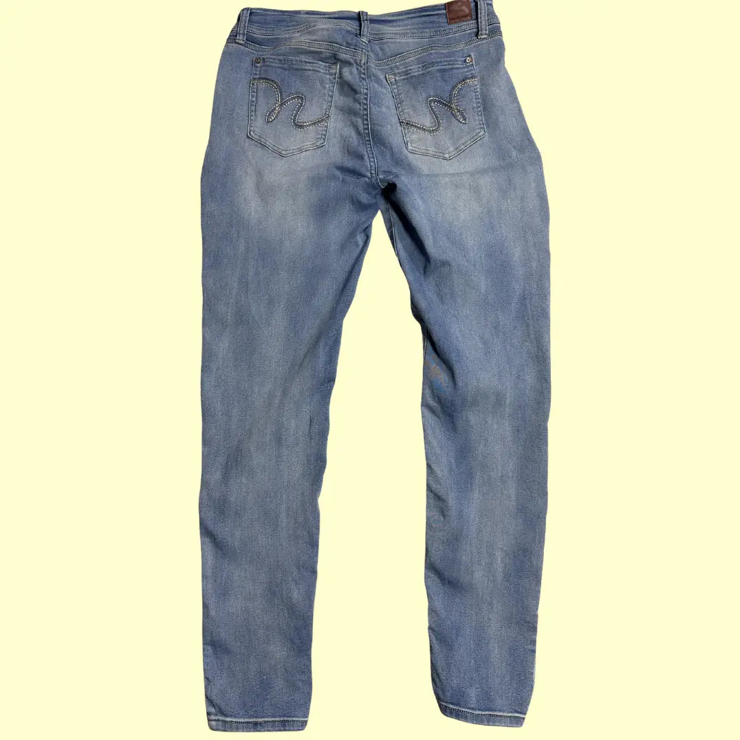 Wallflower Ultra Fit Jeans