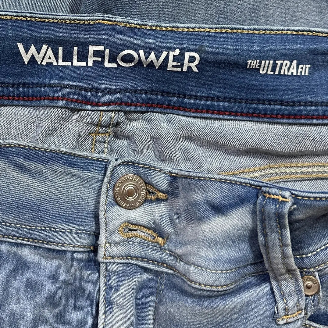 Wallflower Ultra Fit Jeans