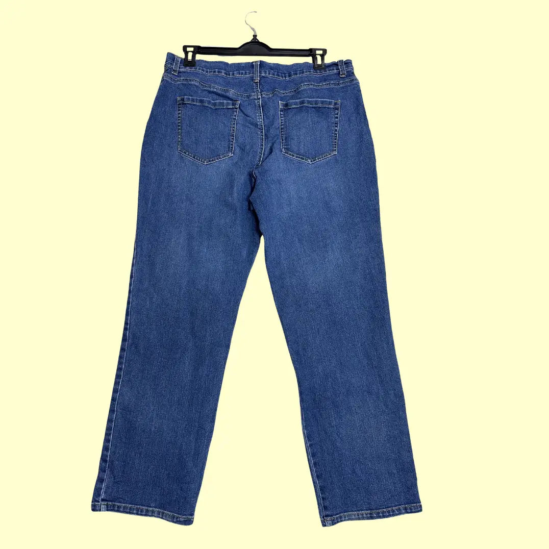 Gloria Vanderbilt Amanda Classic Jeans in medium blue wash.