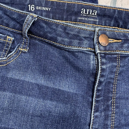 a.n.a (A New Approach) Skinny Jeans in dark blue wash