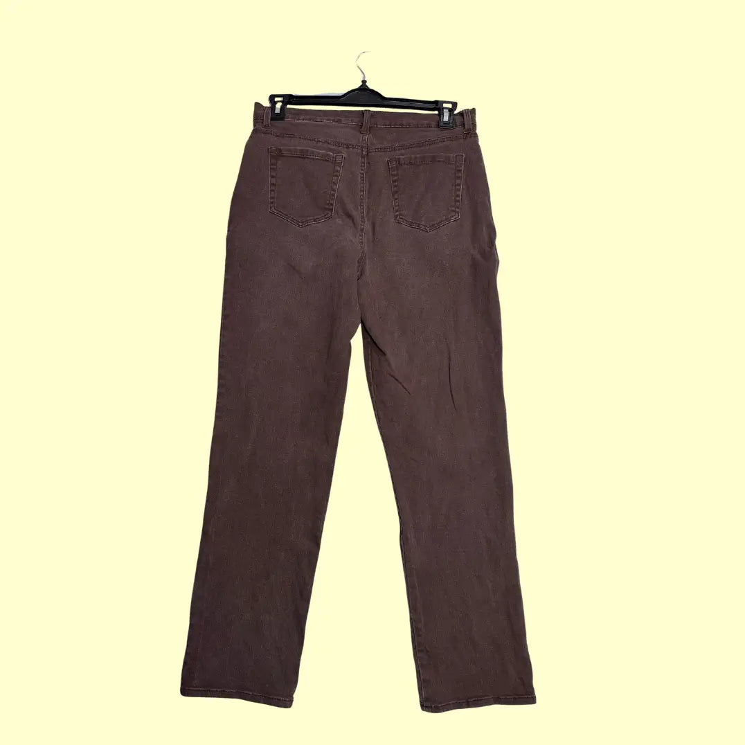 Gloria Vanderbilt Amanda Classic Jeans in a rare chocolate brown shade.