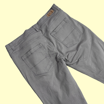 Boston Crew Jeans in a versatile grey wash. S