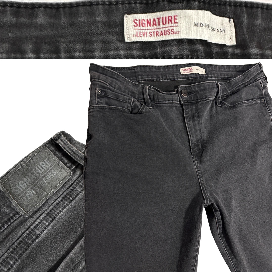 Levi’s Signature Mid Rise Skinny Black Jeans