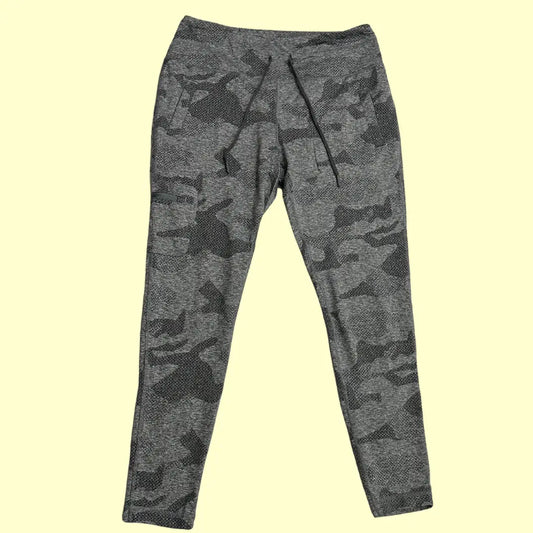 Mondetta leggings feature a modern, stylish camo print with a slim fit for both comfort and style.