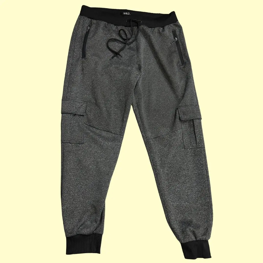 M&2® Zipper pockets on the front and cargo-style side pockets