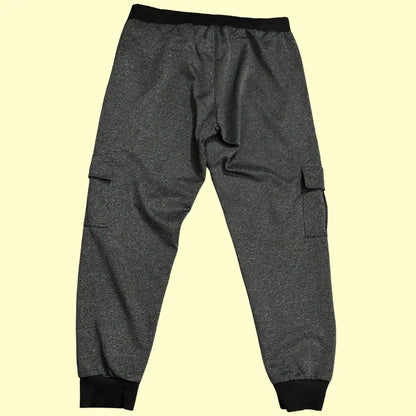 M&2® Zipper pockets on the front and cargo-style side pockets