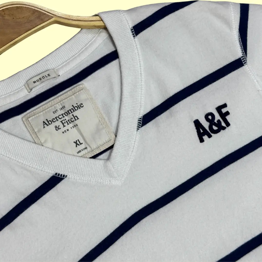Abercrombie & Fitch Men’s White & Navy Striped T-Shirt