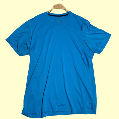 Reebok blue short-sleeve T-shirt.