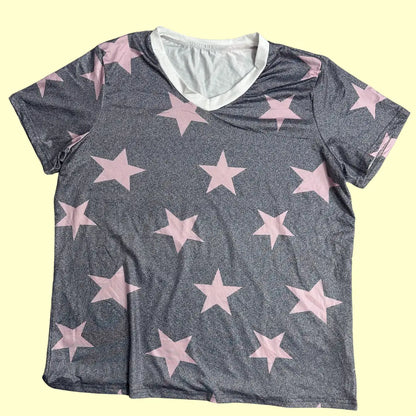 Trendy star-print t-shirt with a soft, lightweight fabric.