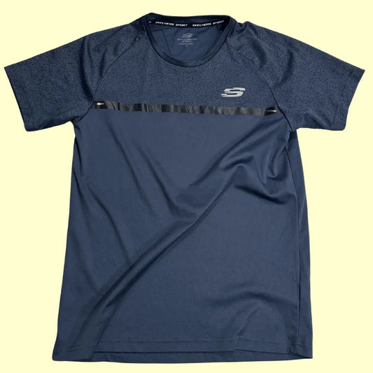 Skechers Sport Performance T-shirt in dark navy with geometric textured sleeves and reflective detailing.