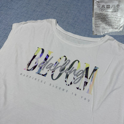 Unbranded White Bloom Graphic Tee-M